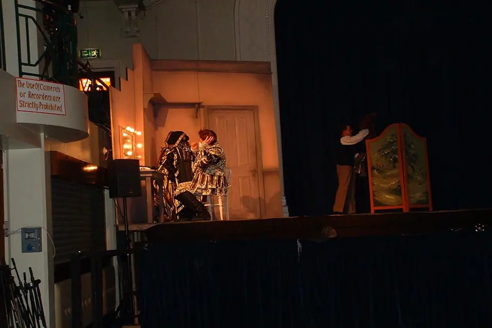 Willenhall Musical Theatre Company's 2003 production of Kiss Me Kate. Photograph 107 of 147.