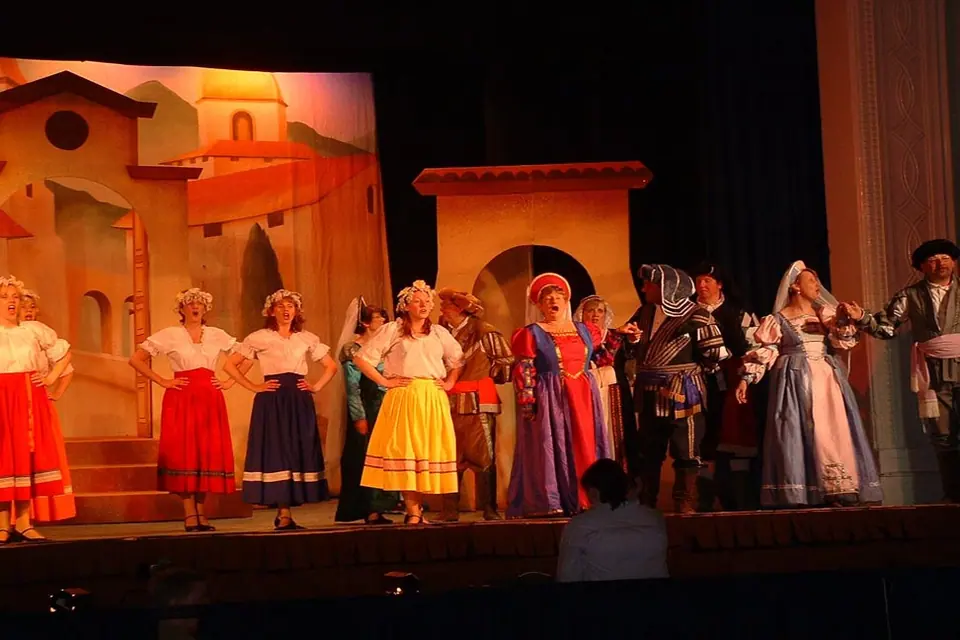 Willenhall Musical Theatre Company's 2003 production of Kiss Me Kate. Photograph 15 of 30.