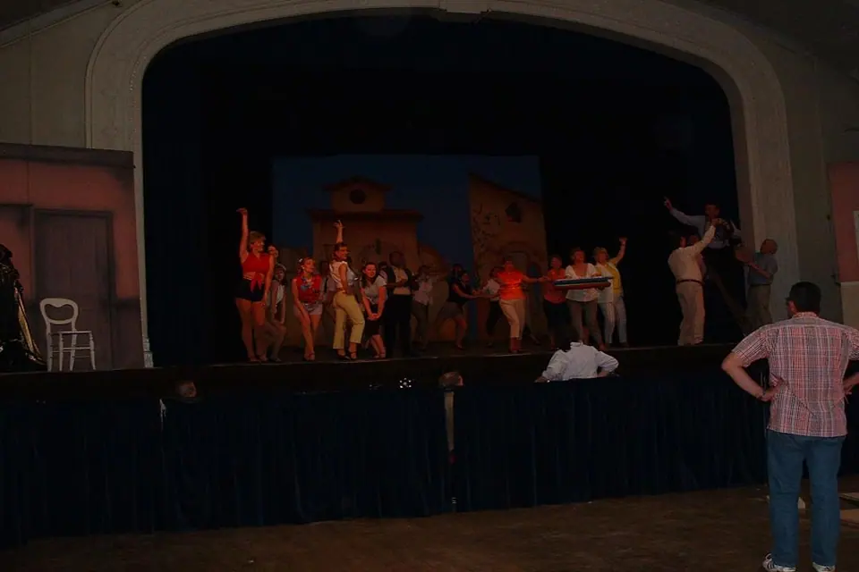 Willenhall Musical Theatre Company's 2003 production of Kiss Me Kate. Photograph 140 of 147.