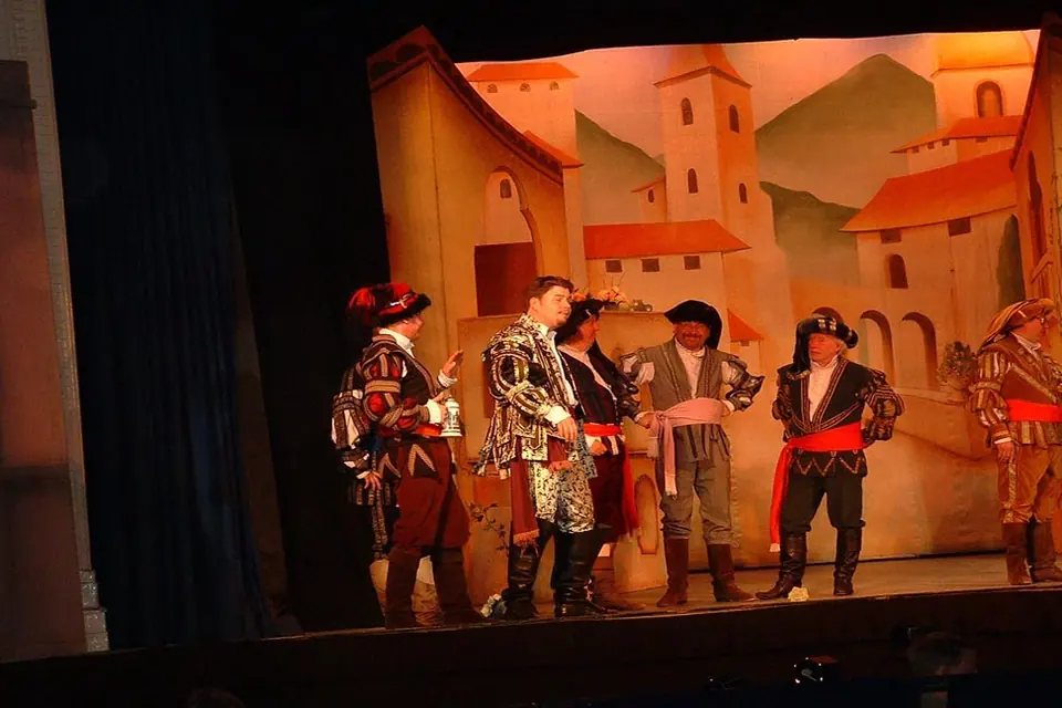 Willenhall Musical Theatre Company's 2003 production of Kiss Me Kate. Photograph 19 of 30.