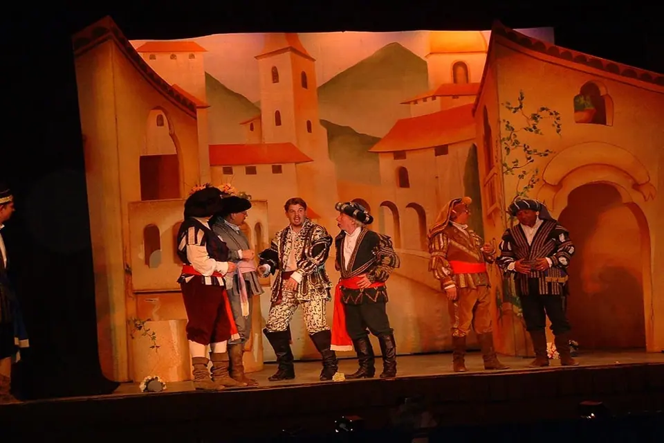 Willenhall Musical Theatre Company's 2003 production of Kiss Me Kate. Photograph 21 of 30.