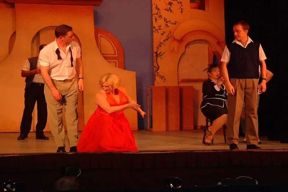 Willenhall Musical Theatre Company's 2003 production of Kiss Me Kate. Photograph 27 of 30.