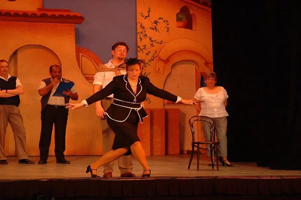 Willenhall Musical Theatre Company's 2003 production of Kiss Me Kate. Photograph 24 of 147.