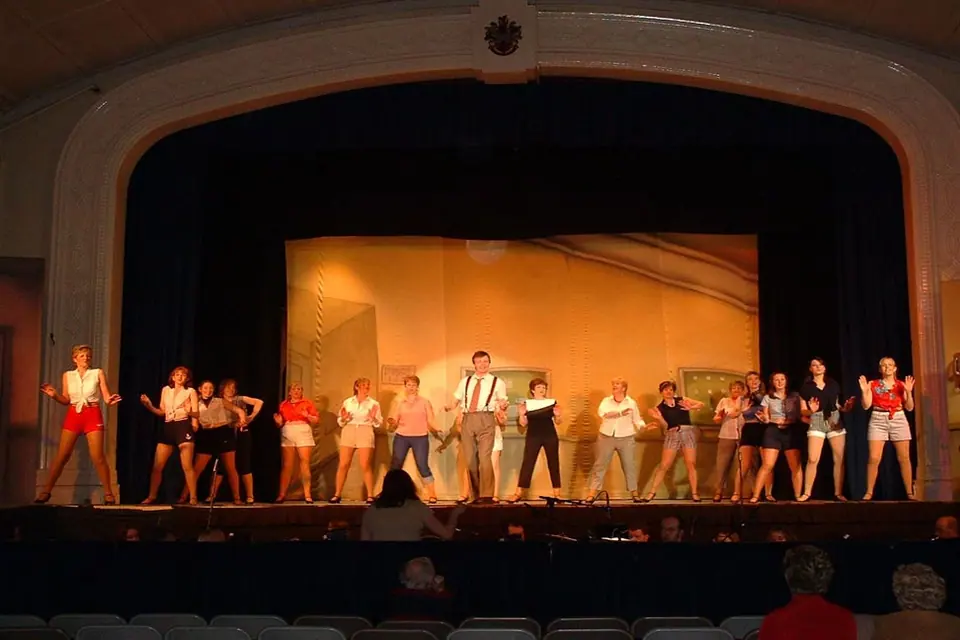 Willenhall Musical Theatre Company's 2003 production of Kiss Me Kate. Photograph 35 of 147.