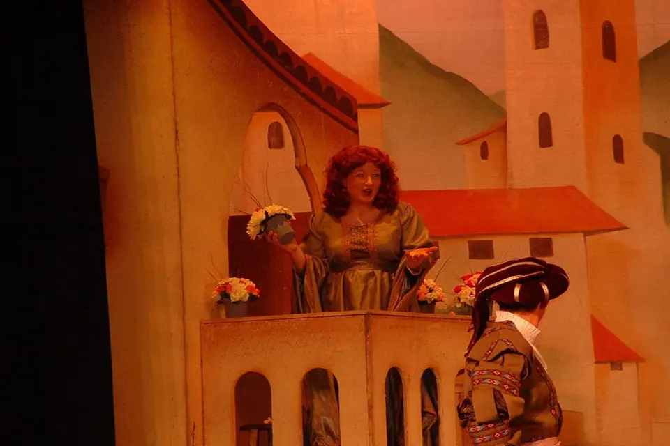 Willenhall Musical Theatre Company's 2003 production of Kiss Me Kate. Photograph 37 of 147.