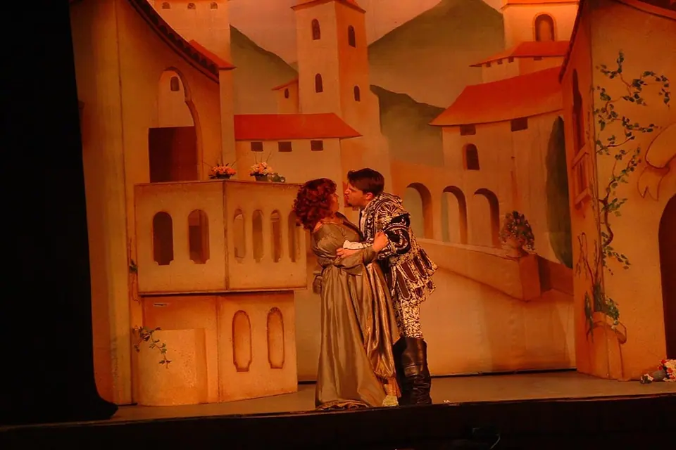 Willenhall Musical Theatre Company's 2003 production of Kiss Me Kate. Photograph 43 of 147.