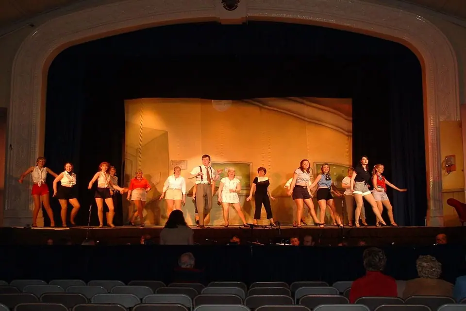 Willenhall Musical Theatre Company's 2003 production of Kiss Me Kate. Photograph 49 of 147.