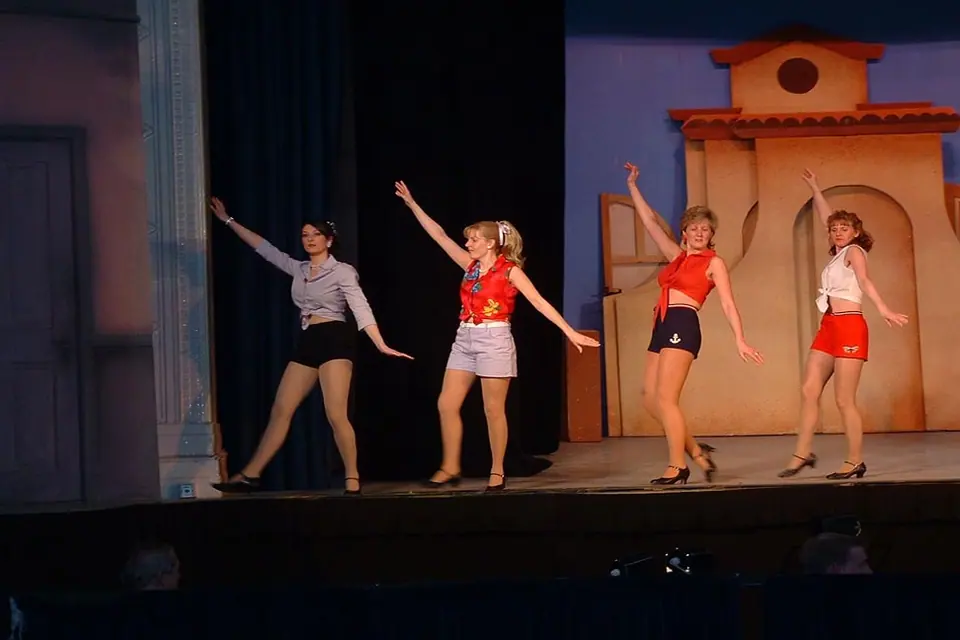 Willenhall Musical Theatre Company's 2003 production of Kiss Me Kate. Photograph 56 of 147.