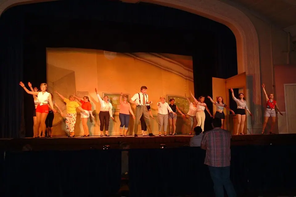 Willenhall Musical Theatre Company's 2003 production of Kiss Me Kate. Photograph 73 of 147.
