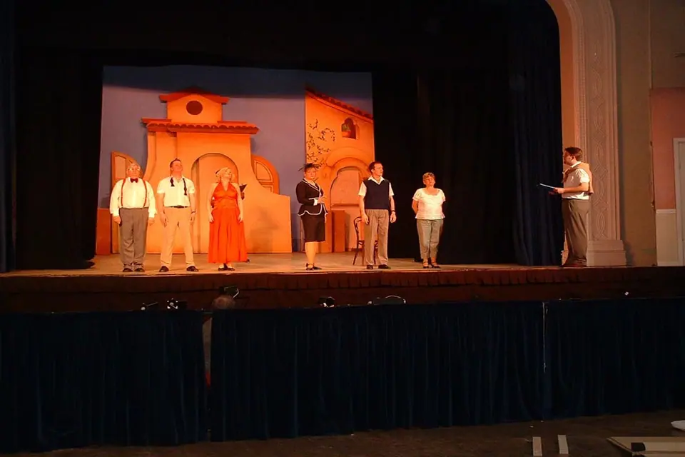 Willenhall Musical Theatre Company's 2003 production of Kiss Me Kate. Photograph 88 of 147.