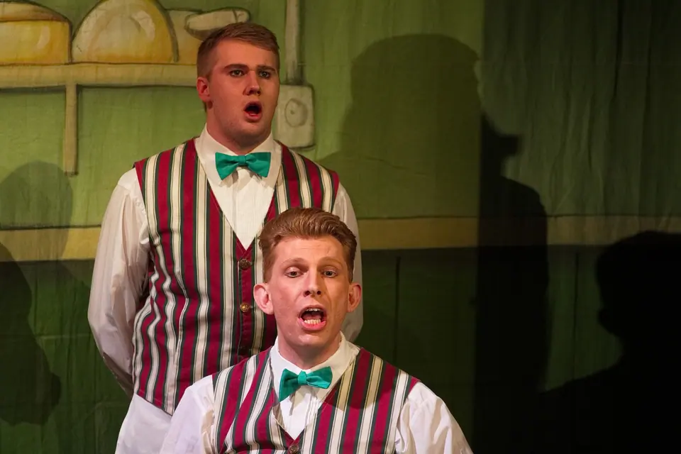 Willenhall Musical Theatre Company's 2016 production of Me and My Girl at Dormston Mill Theatre, Sedgley. Photograph 112 of 308.