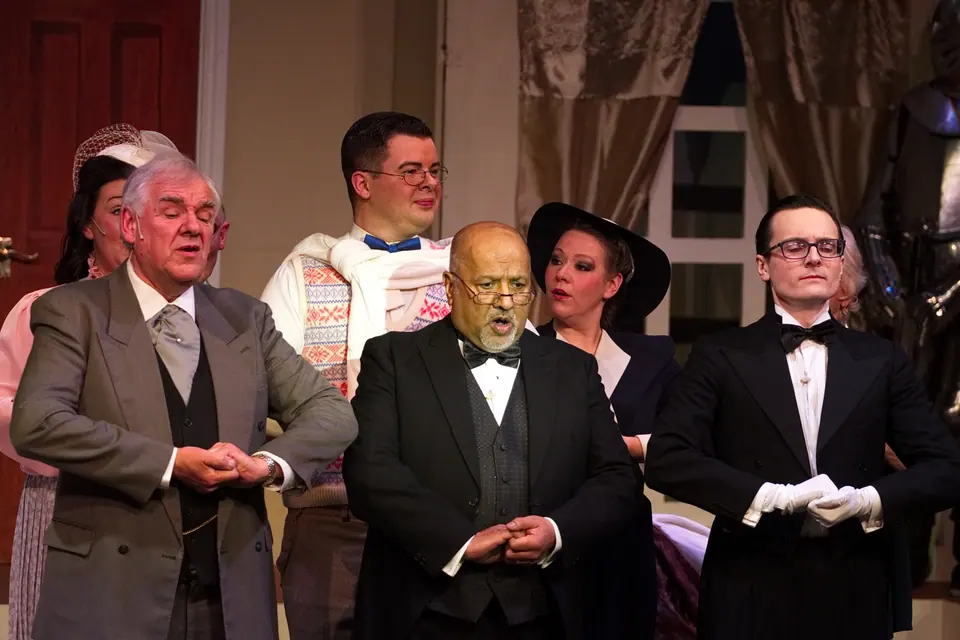 Willenhall Musical Theatre Company's 2016 production of Me and My Girl at Dormston Mill Theatre, Sedgley. Photograph 122 of 308.