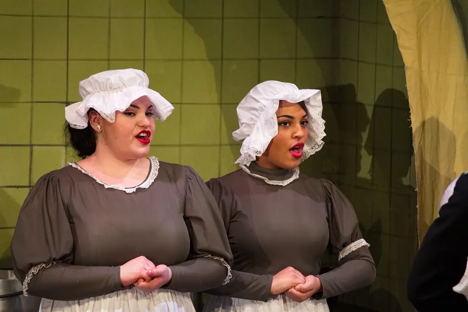 Willenhall Musical Theatre Company's 2016 production of Me and My Girl at Dormston Mill Theatre, Sedgley. Photograph 123 of 308.