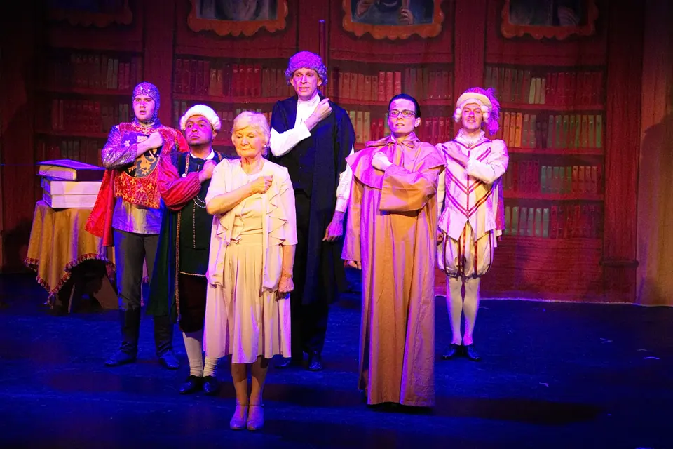 Willenhall Musical Theatre Company's 2016 production of Me and My Girl at Dormston Mill Theatre, Sedgley. Photograph 129 of 308.