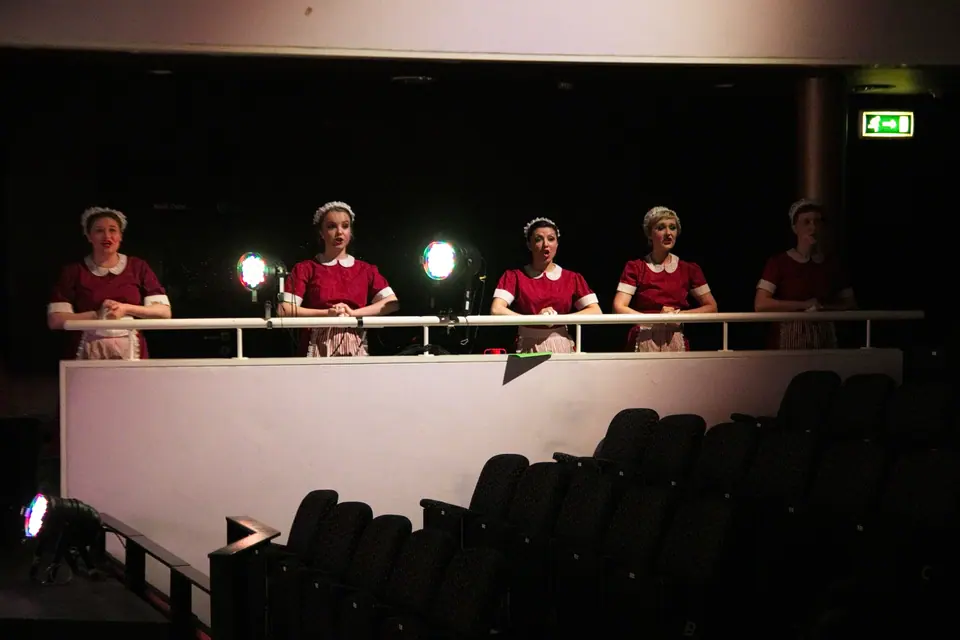 Willenhall Musical Theatre Company's 2016 production of Me and My Girl at Dormston Mill Theatre, Sedgley. Photograph 131 of 308.