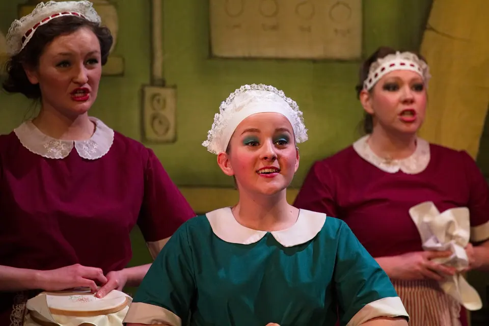 Willenhall Musical Theatre Company's 2016 production of Me and My Girl at Dormston Mill Theatre, Sedgley. Photograph 134 of 308.