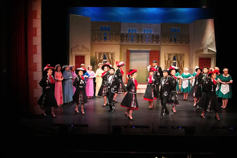Willenhall Musical Theatre Company's 2016 production of Me and My Girl at Dormston Mill Theatre, Sedgley. Photograph 167 of 308.