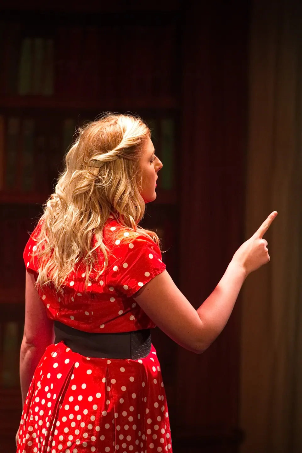 Willenhall Musical Theatre Company's 2016 production of Me and My Girl at Dormston Mill Theatre, Sedgley. Photograph 181 of 308.
