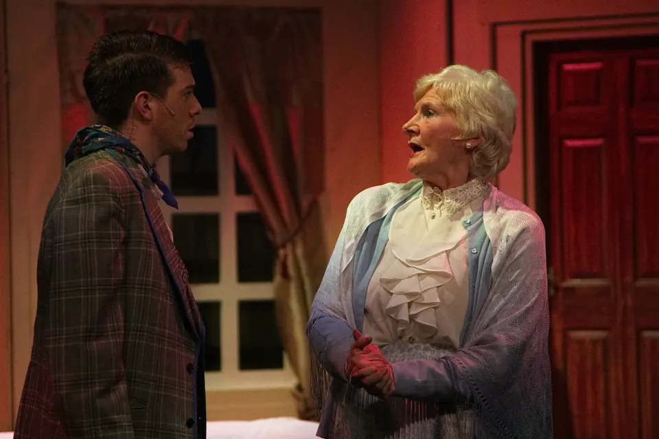 Willenhall Musical Theatre Company's 2016 production of Me and My Girl at Dormston Mill Theatre, Sedgley. Photograph 217 of 308.