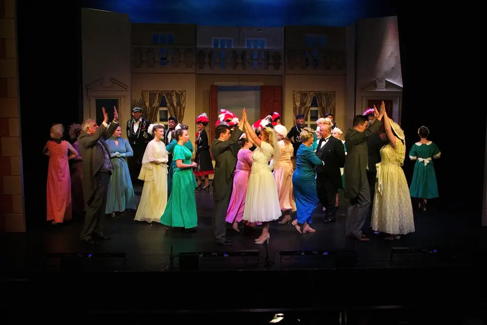 Willenhall Musical Theatre Company's 2016 production of Me and My Girl at Dormston Mill Theatre, Sedgley. Photograph 229 of 308.