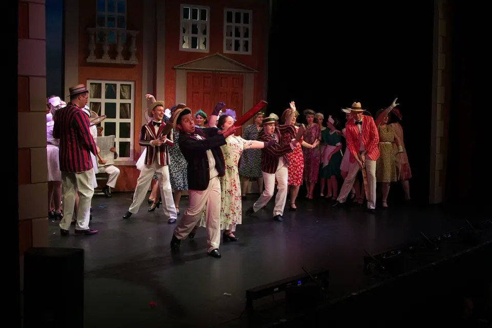 Willenhall Musical Theatre Company's 2016 production of Me and My Girl at Dormston Mill Theatre, Sedgley. Photograph 245 of 308.
