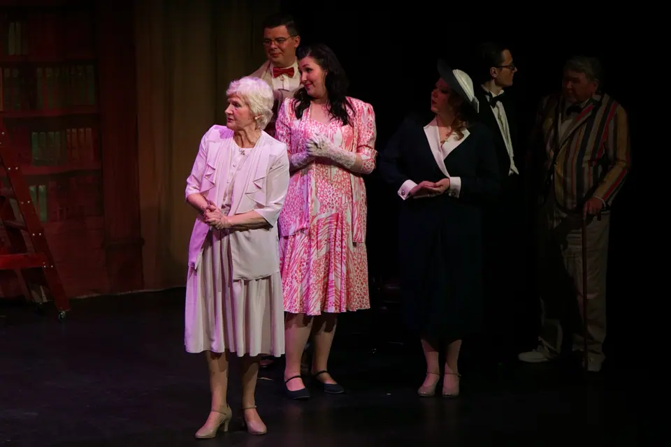 Willenhall Musical Theatre Company's 2016 production of Me and My Girl at Dormston Mill Theatre, Sedgley. Photograph 249 of 308.