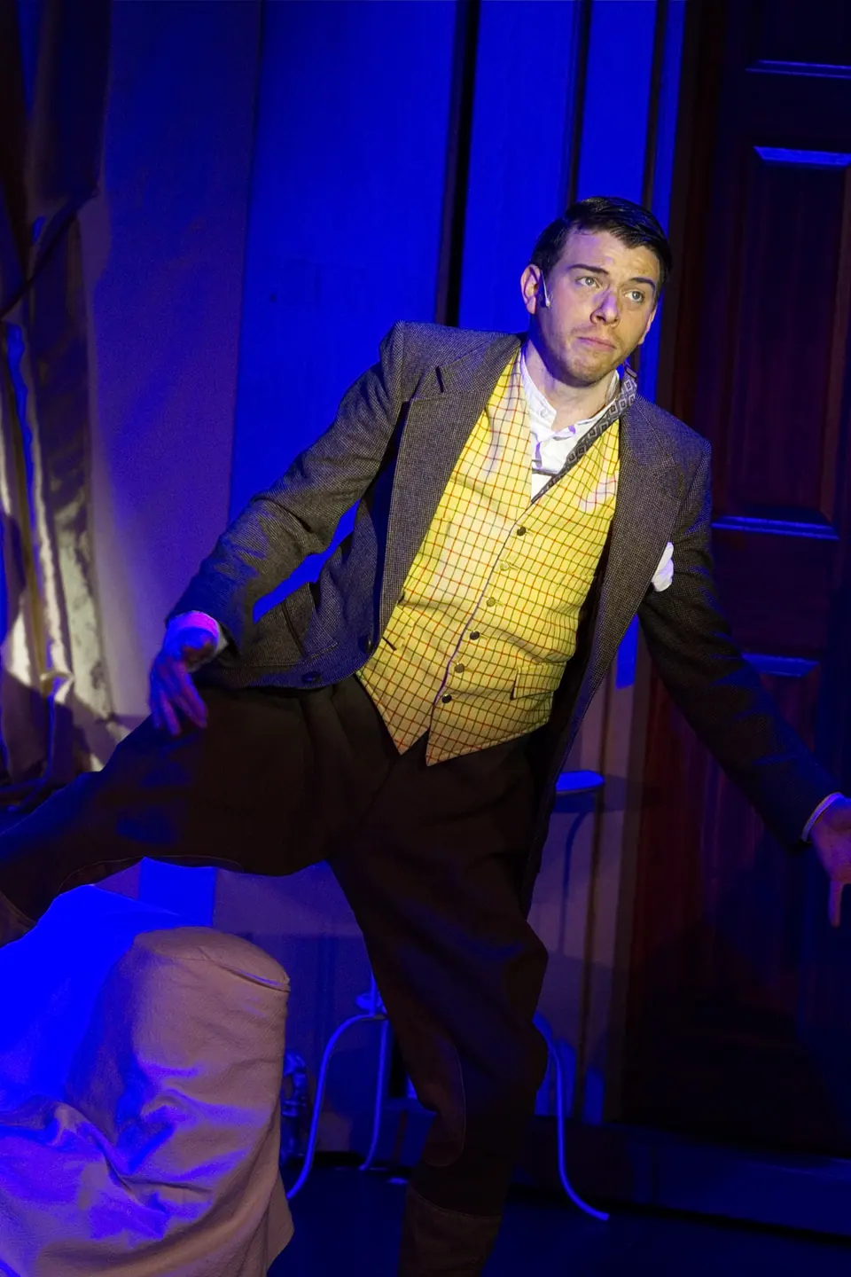 Willenhall Musical Theatre Company's 2016 production of Me and My Girl at Dormston Mill Theatre, Sedgley. Photograph 254 of 308.