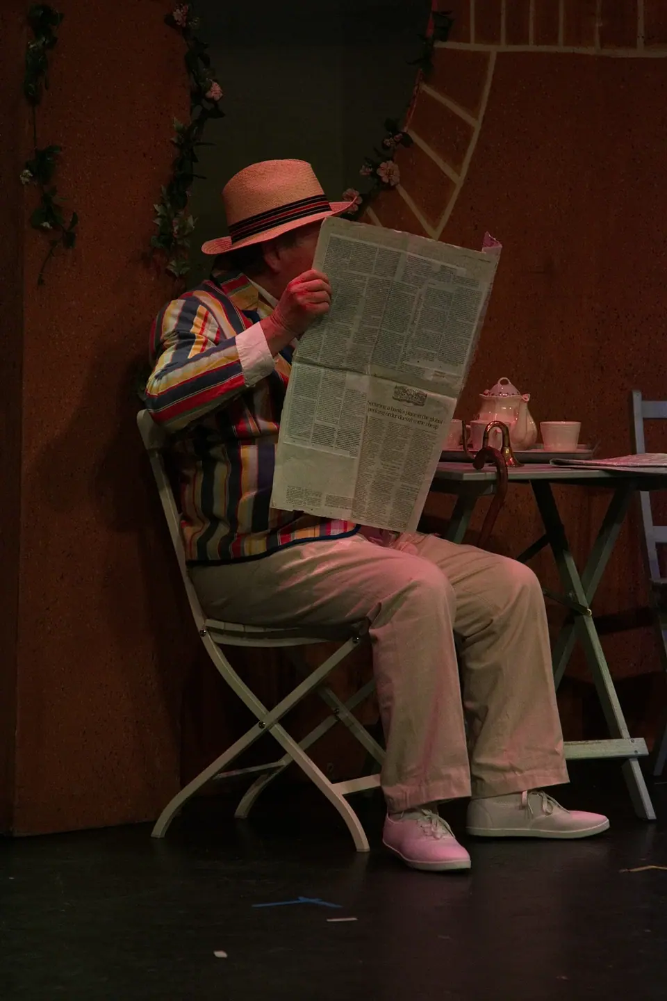 Willenhall Musical Theatre Company's 2016 production of Me and My Girl at Dormston Mill Theatre, Sedgley. Photograph 275 of 308.