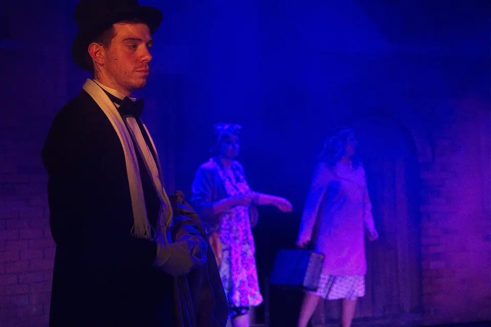 Willenhall Musical Theatre Company's 2016 production of Me and My Girl at Dormston Mill Theatre, Sedgley. Photograph 285 of 308.