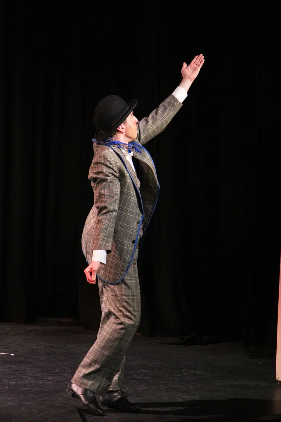 Willenhall Musical Theatre Company's 2016 production of Me and My Girl at Dormston Mill Theatre, Sedgley. Photograph 290 of 308.