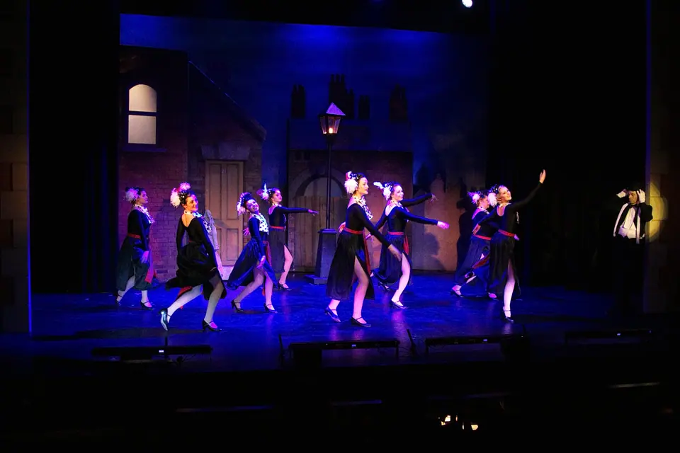 Willenhall Musical Theatre Company's 2016 production of Me and My Girl at Dormston Mill Theatre, Sedgley. Photograph 291 of 308.