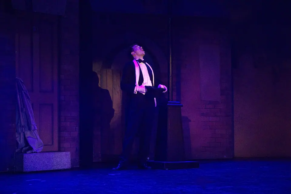 Willenhall Musical Theatre Company's 2016 production of Me and My Girl at Dormston Mill Theatre, Sedgley. Photograph 301 of 308.
