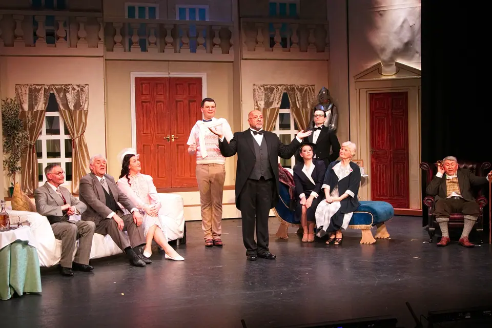 Willenhall Musical Theatre Company's 2016 production of Me and My Girl at Dormston Mill Theatre, Sedgley. Photograph 35 of 308.