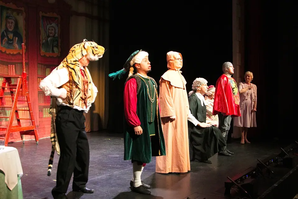 Willenhall Musical Theatre Company's 2016 production of Me and My Girl at Dormston Mill Theatre, Sedgley. Photograph 56 of 308.