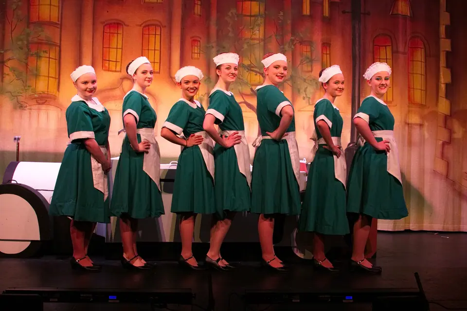 Willenhall Musical Theatre Company's 2016 production of Me and My Girl at Dormston Mill Theatre, Sedgley. Photograph 70 of 308.