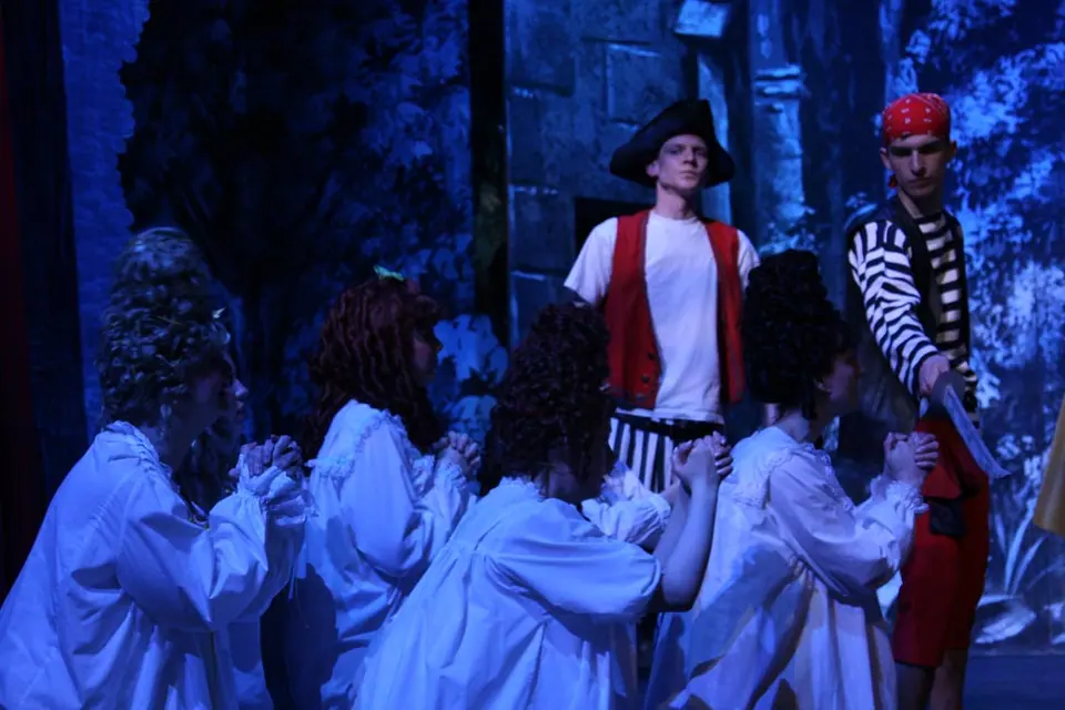 Willenhall Musical Theatre Company's 2010 production of Pirates of Penzance. Photograph 98 of 145.