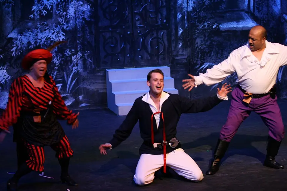 Willenhall Musical Theatre Company's 2010 production of Pirates of Penzance. Photograph 99 of 145.