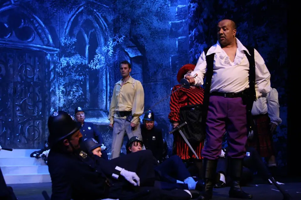 Willenhall Musical Theatre Company's 2010 production of Pirates of Penzance. Photograph 102 of 145.