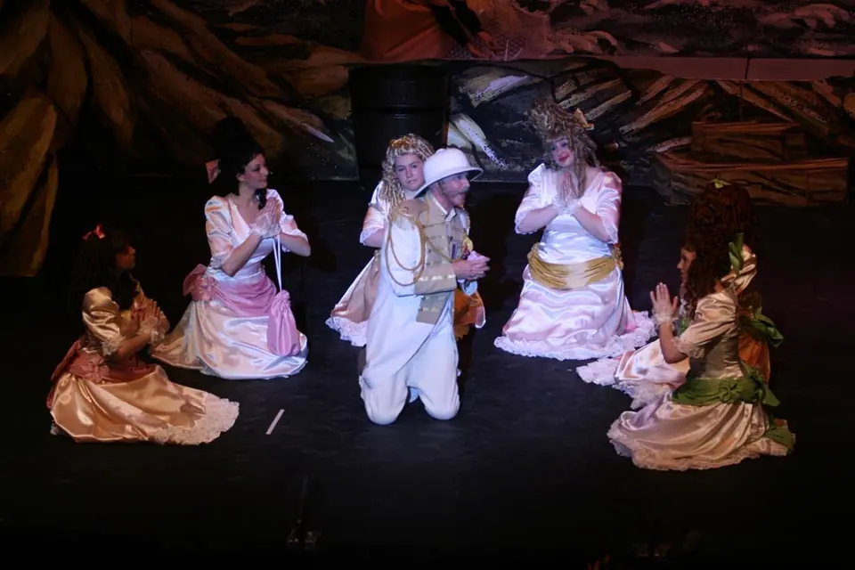 Willenhall Musical Theatre Company's 2010 production of Pirates of Penzance. Photograph 109 of 145.