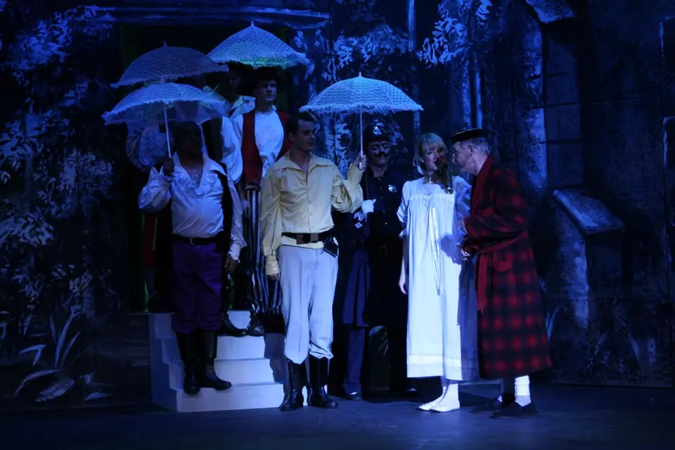 Willenhall Musical Theatre Company's 2010 production of Pirates of Penzance. Photograph 119 of 145.