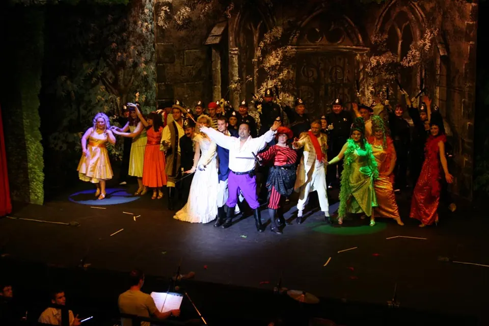 Willenhall Musical Theatre Company's 2010 production of Pirates of Penzance. Photograph 123 of 145.