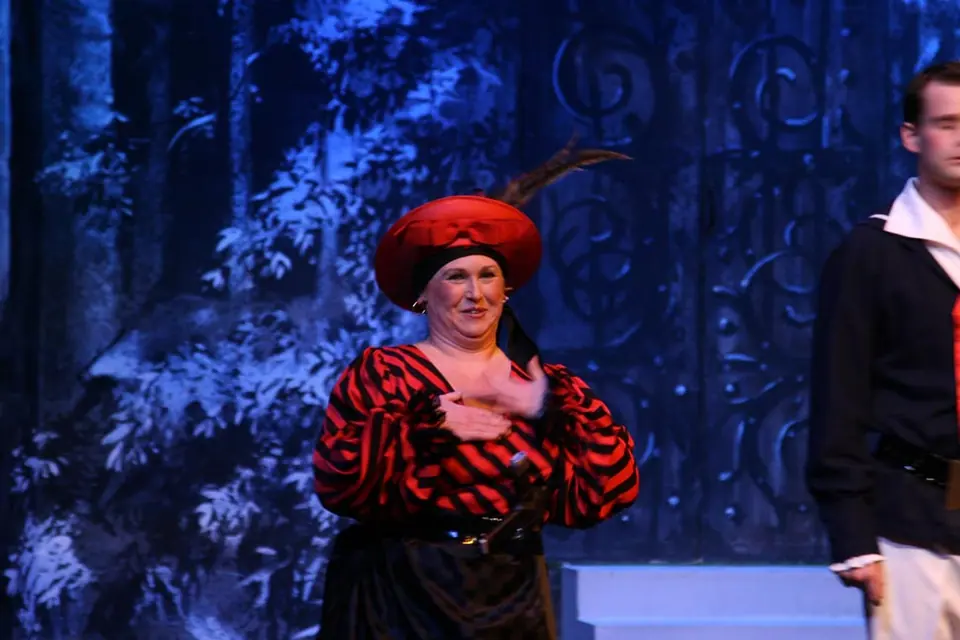Willenhall Musical Theatre Company's 2010 production of Pirates of Penzance. Photograph 125 of 145.