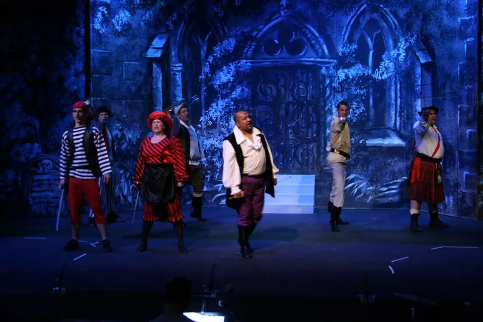 Willenhall Musical Theatre Company's 2010 production of Pirates of Penzance. Photograph 134 of 145.