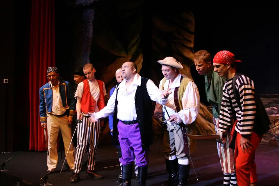 Willenhall Musical Theatre Company's 2010 production of Pirates of Penzance. Photograph 57 of 145.