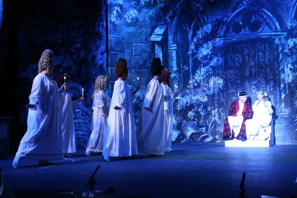 Willenhall Musical Theatre Company's 2010 production of Pirates of Penzance. Photograph 59 of 145.