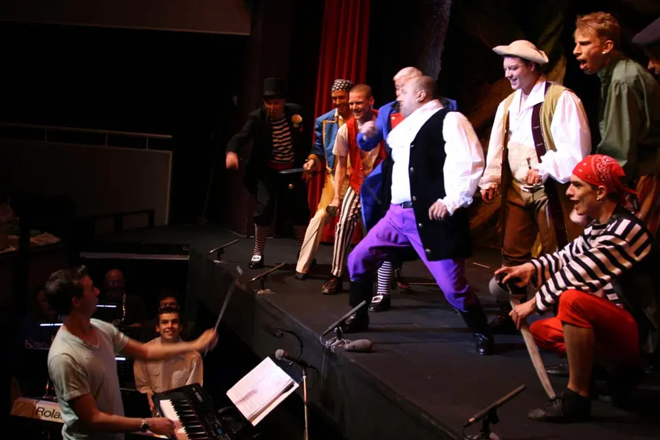 Willenhall Musical Theatre Company's 2010 production of Pirates of Penzance. Photograph 75 of 145.