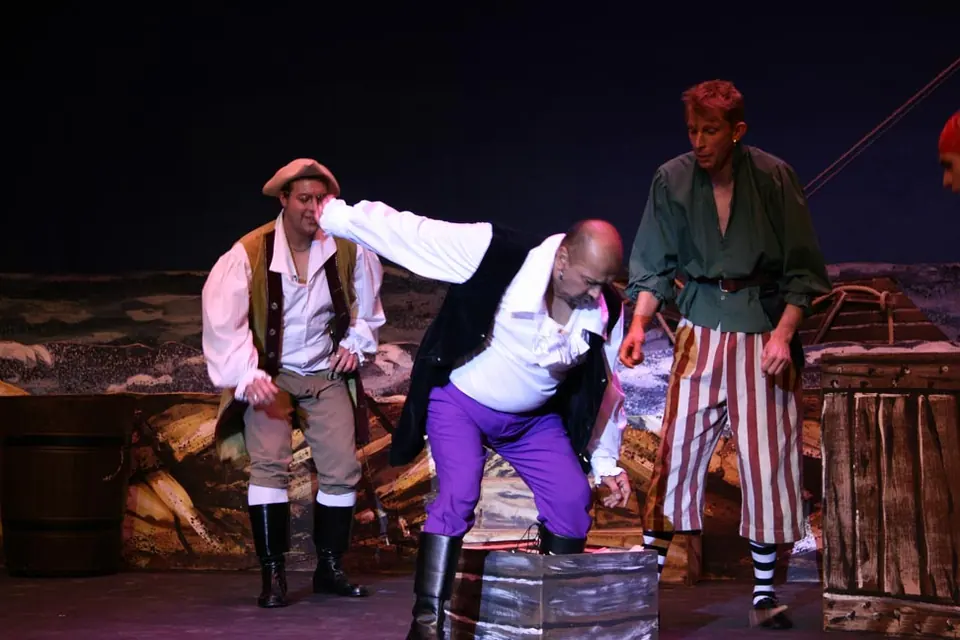 Willenhall Musical Theatre Company's 2010 production of Pirates of Penzance. Photograph 84 of 145.