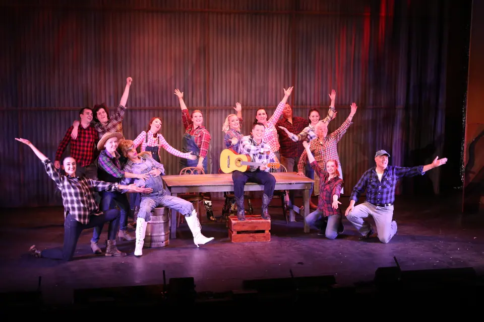 Willenhall Musical Theatre Company's 2022 production of Priscilla Queen of the Desert at Dormston Mill Theatre, Sedgley. Photograph 117 of 246.
