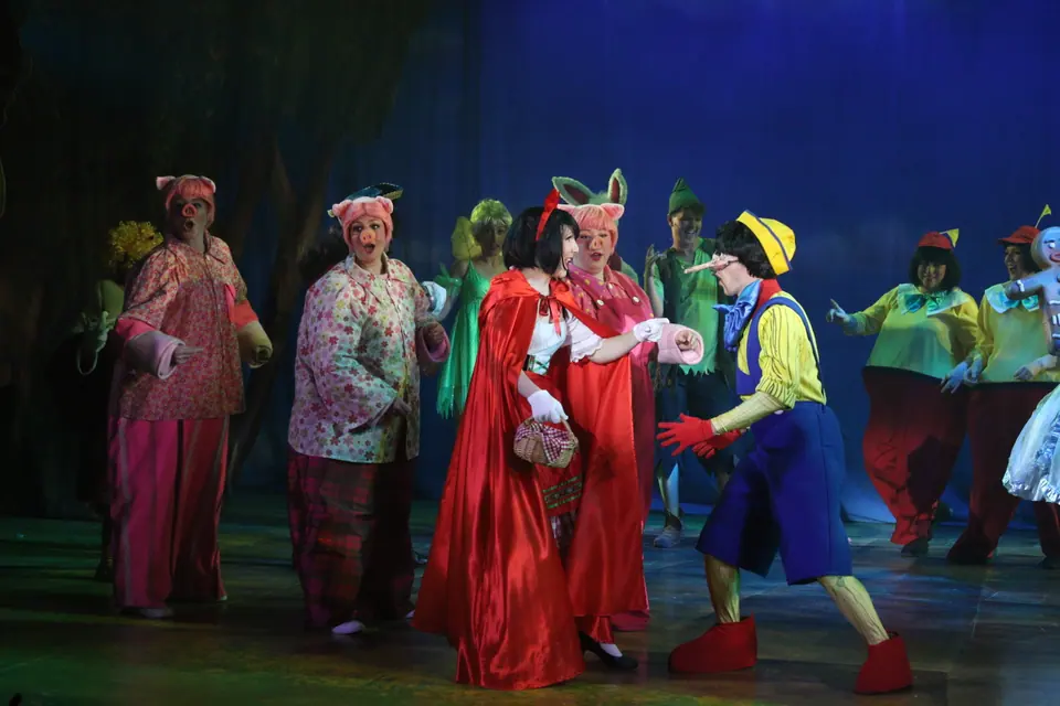 Willenhall Musical Theatre Company's 2023 production of Shrek the Musical at Dormston Mill Theatre, Sedgley. Photograph 125 of 165.