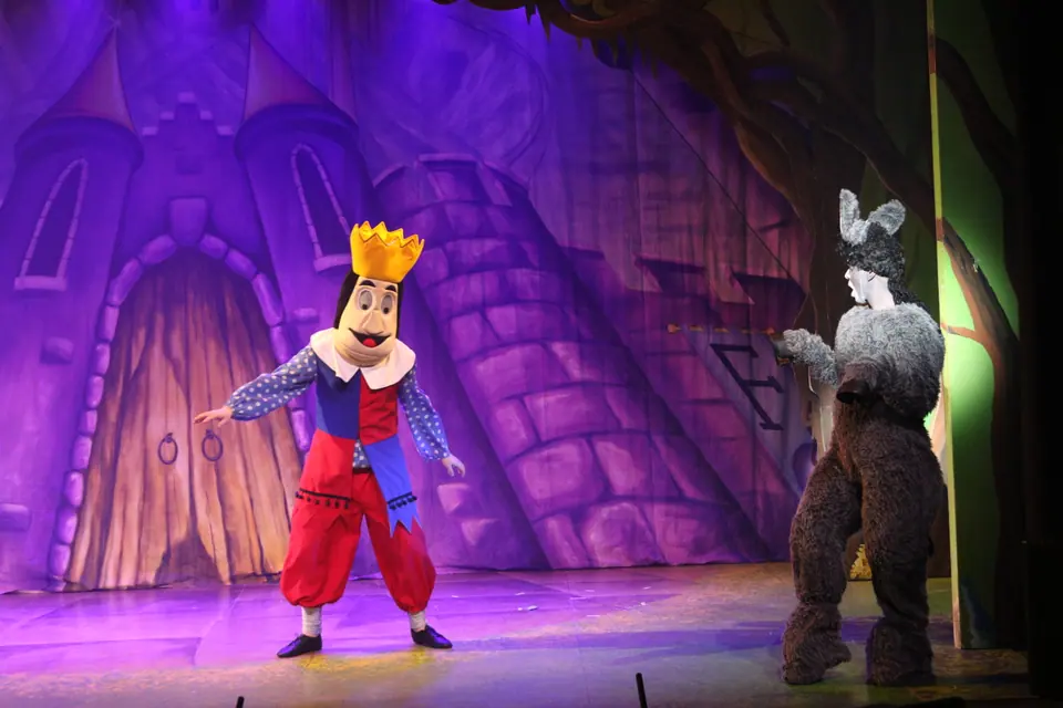 Willenhall Musical Theatre Company's 2023 production of Shrek the Musical at Dormston Mill Theatre, Sedgley. Photograph 43 of 165.